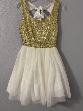 B. Darlin Gold Sequin & White Tulle Party Dress - Size 7/8 - Open Back with Bow